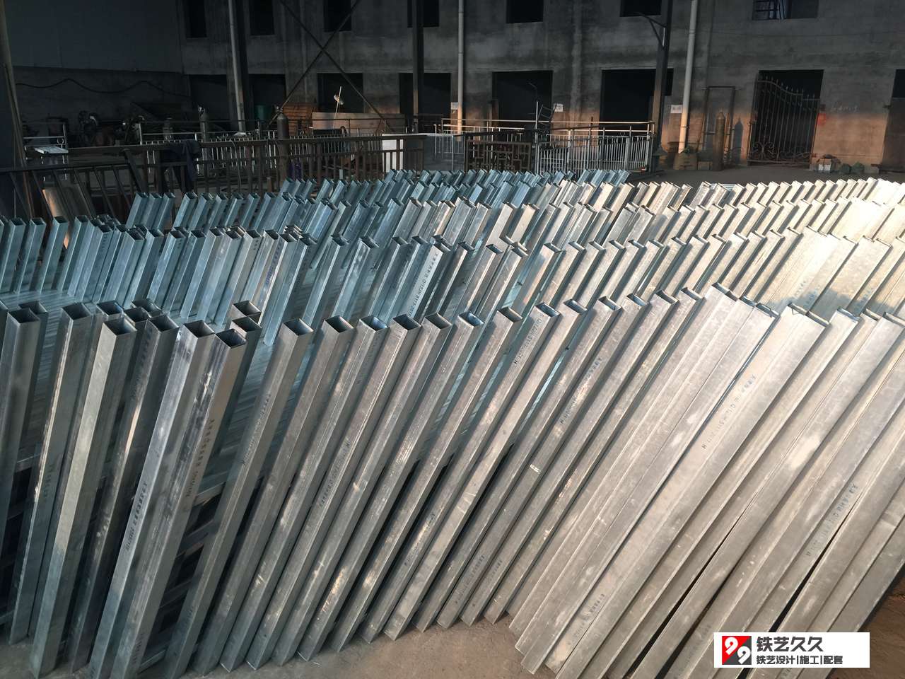 泰安佳苑路绿化铁艺护栏
