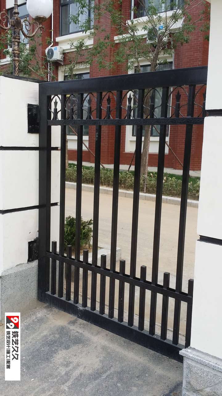 泰安佳苑路小学铁艺大门