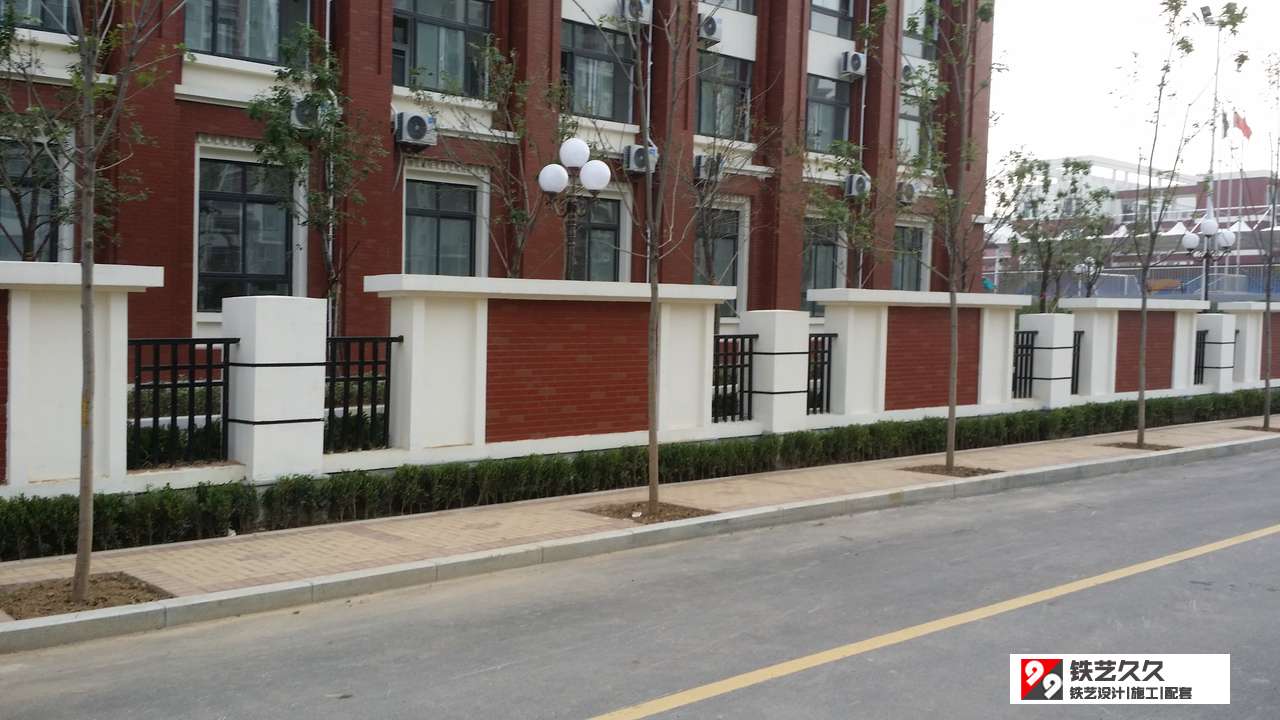 泰安英雄山小学铁艺围墙