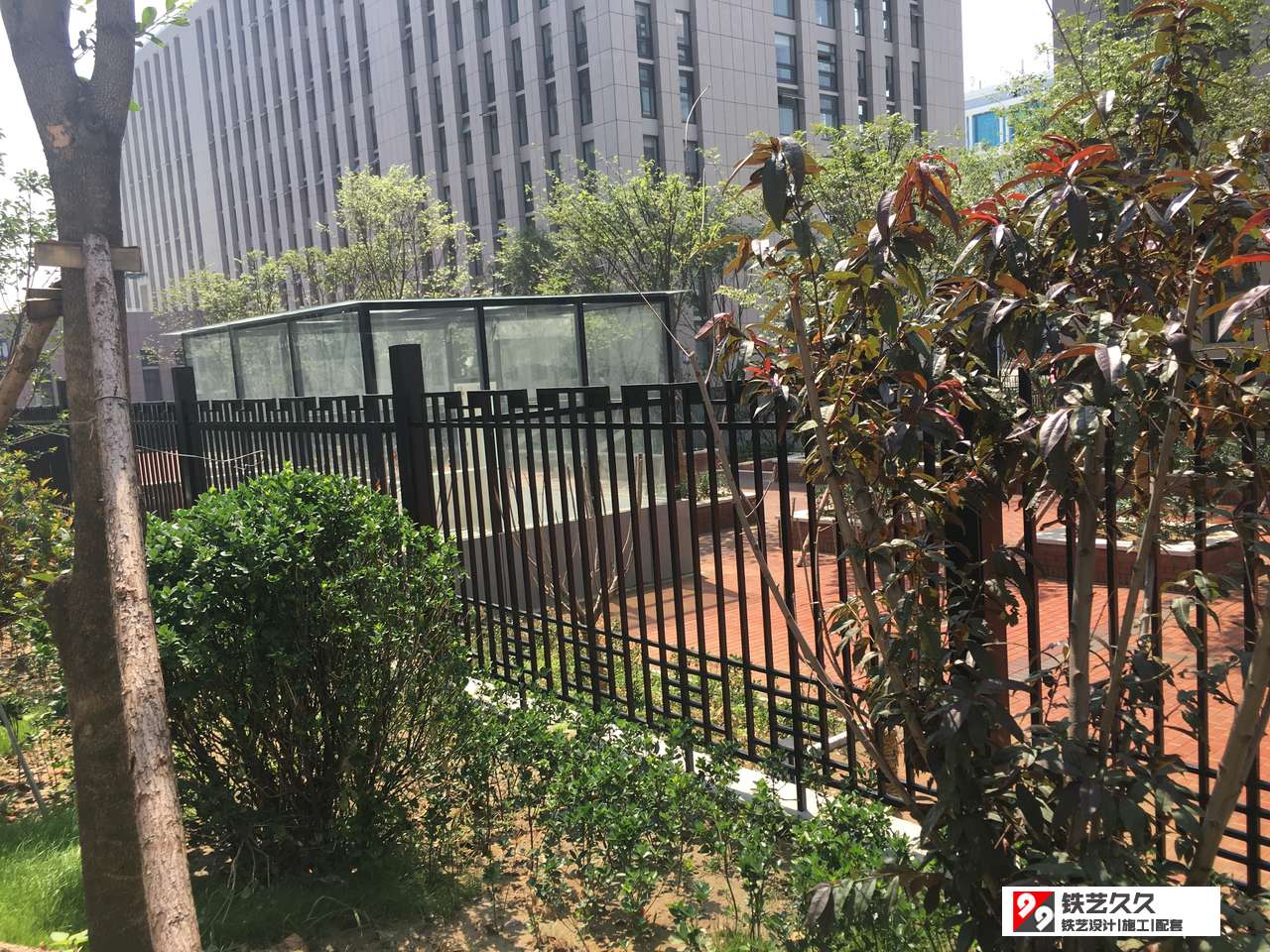 泰安龙居园铁艺围墙