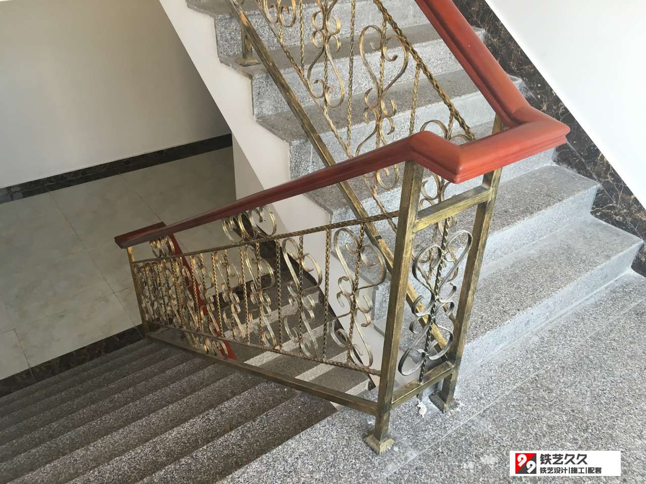 泰安永康小区铁艺楼梯扶手